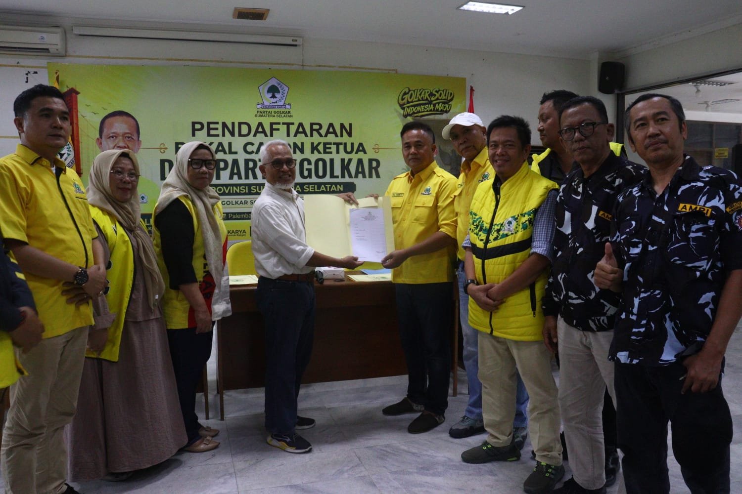 Andie Dinialdie Resmi Ambil Formulir Calon Ketua DPD Golkar Sumsel