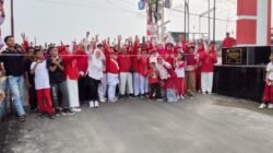 Semarak HUT RI ke-81, RT 028 Karya Jaya Gelar Jalan Santai dan Peresmian Gapura