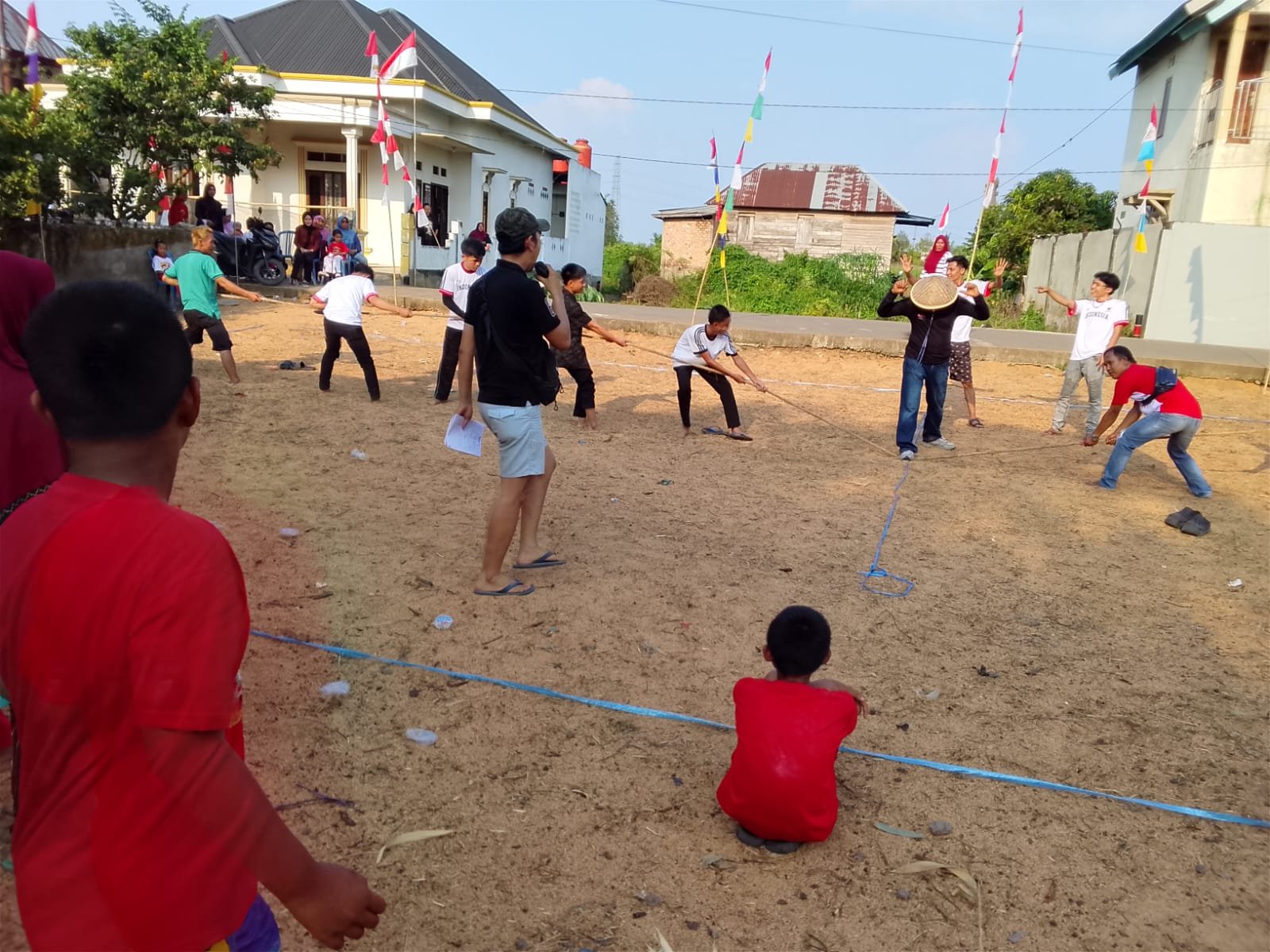 Ketua RT 023 Suyoto Ajak Warga Meriahkan 17 Agustus Lewat Lomba Tarik Tambang dan Joget Balon