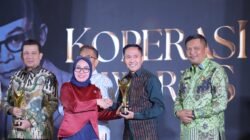 Terima Penghargaan Bakti Koperasi Nayaka Mahambara, Ratu Dewa : Ini Untuk Masyarakat Palembang