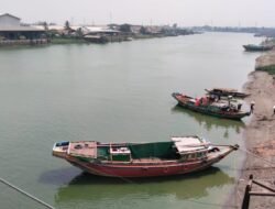 Fenomena Langka, Air Sungai Ogan Berubah Menjadi Kebiruan