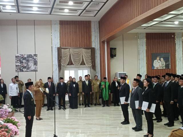 Wali Kota Ratu Dewa melantik 81 Pejabat lingkungan Pemkot Palembang, 24 Agustus 2026.