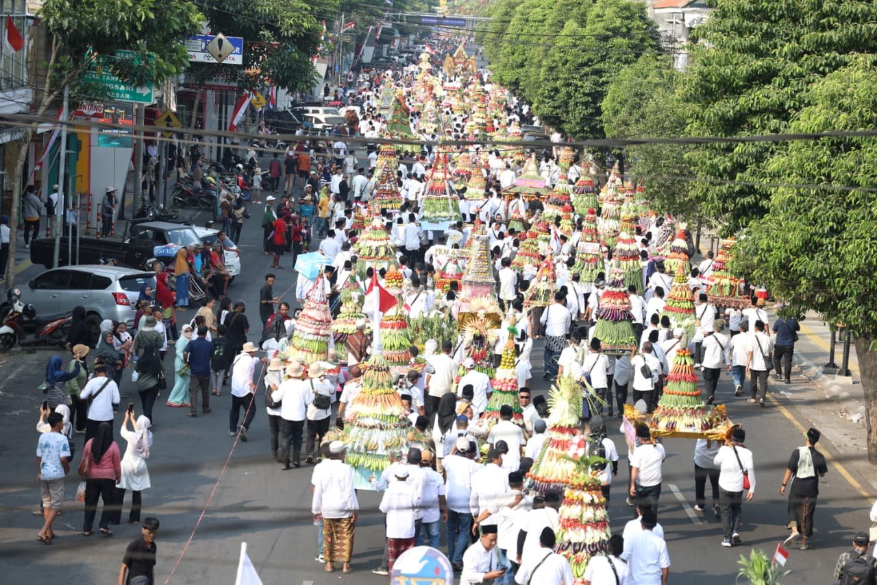 Kirab Ancak Agung Jember Pecahkan Dua Rekor MURI, 527 Ancak dan Suwar-Suwir Setinggi 3,7 Meter