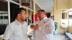 Sekretaris Fraksi Partai Nasdem DPRD Sumsel, Ade Pramanja (kiri) dan Kakantah ATR/BPN Banyuasin Lucky (kanan)