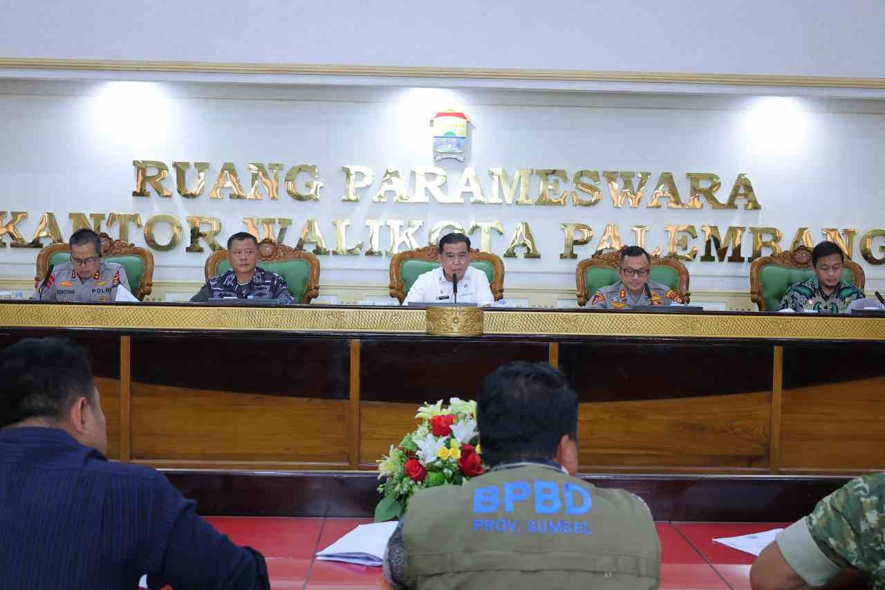 Rapat Pemantapan dan Pengamanan Festival Perahu Bidar Tradisional di Ruang Parameswara Setda Kota Palembang, Jumat (7/8/2026).