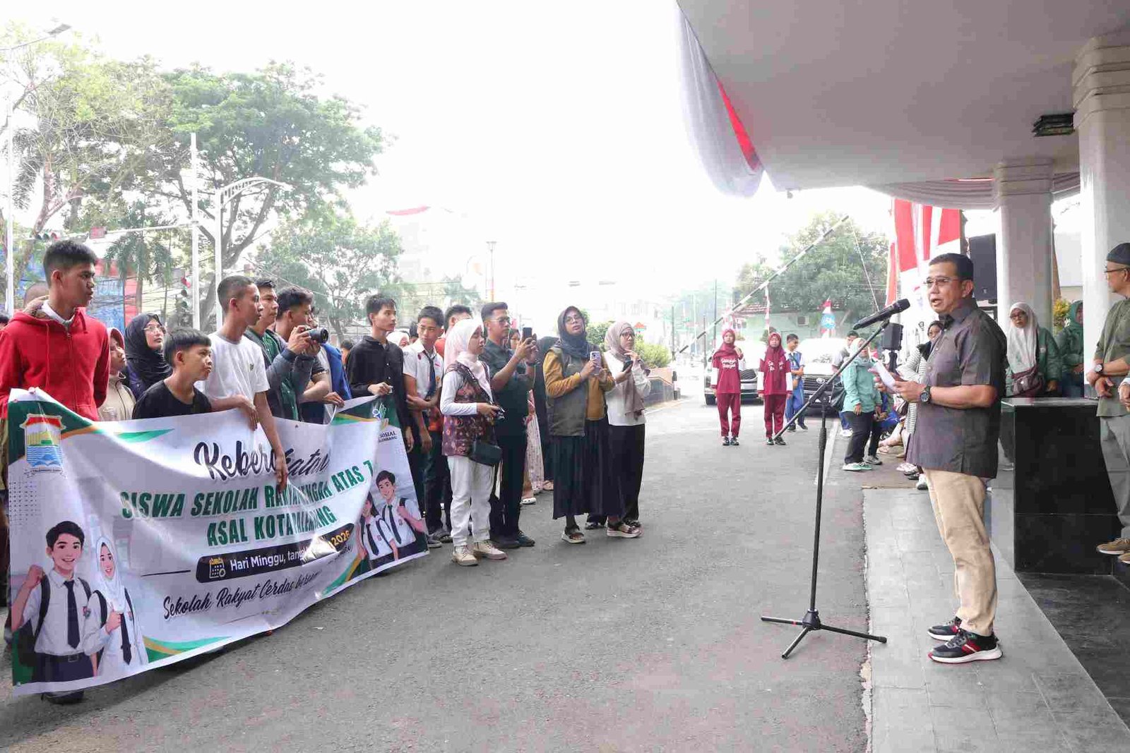 Pelepasan 60 peserta didik Sekolah Rakyat Menengah Atas (SRMA) 7 Palembang menuju Sekolah Rakyat Terintegrasi 01 Kabupaten Ogan Komering Ilir (OKI).