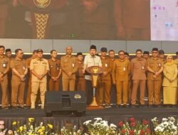 Bupati Jember Membungkuk Hormati Mahasiswa KKN Kolaboratif, 102 Ribu Data Kemiskinan Berhasil Diverifikasi