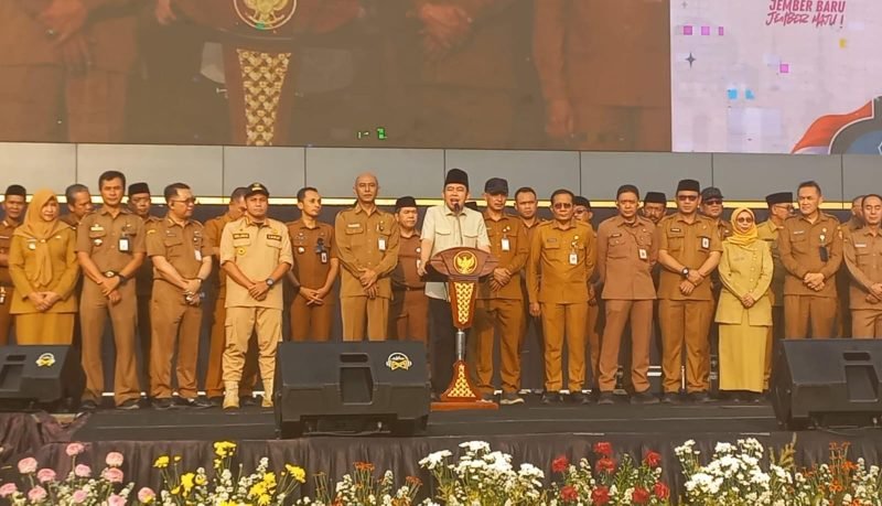 Bupati Jember Membungkuk Hormati Mahasiswa KKN Kolaboratif, 102 Ribu Data Kemiskinan Berhasil Diverifikasi