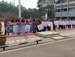 Ratusan Pedagang di Muara Enim Tuntut Kepastian Kios Pasar