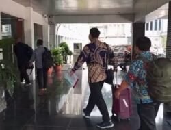 Heboh, Belasan Penyidik KPK Geledah Pemkab Muara Enim