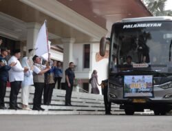 Lepas 95 Kafilah ke MTQ Nasional Semarang, Deru Wajibkan Sumsel Masuk 3 Besar