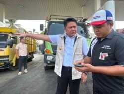 Antrean Solar Mengular Sampai Jalan, Herman Deru Langsung Telepon Bos Pertamina