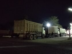 Antrean Panjang di SPBU Pegayut Makan Badan Jalan, Minim Penerangan Ancam Keselamatan di Malam Hari