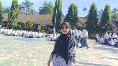 Kepala SMAN 2 Seluma Milma Yasmi