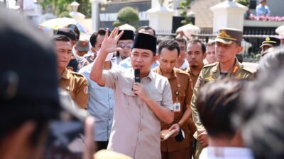 Dialog dengan Pedagang Pasar Tanjung, Gus Fawait Cari Solusi Masalah Pasar