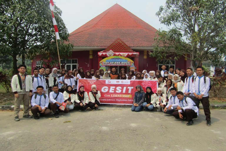 Foto bersama acara GESIT x OOTB GBK Palembang 2026 Gen LIMAS OJK Sumsel*