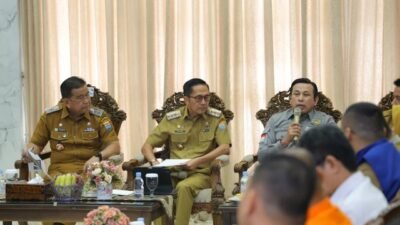 Wali Kota Palembang Ratu Dewa saat rapat koordinasi penanganan Kebakaran Hutan dan Lahan (Karhutla) bersama Forkopimda dan seluruh OPD di Rumah Dinas, Selasa (1/9/2026)