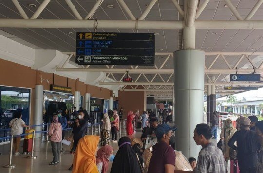 PEMBATALAN PENERBANGAN---Suasana Bandara Internasional SMB II Palembang. Sebanyak 8 penerbangan dari dan menuju Palembang dibatalkan akibat sebaran abu vulkanik erupsi Gunung Anak Krakatau, Minggu (6/9/2026). (FOTO: SS 1/IST).