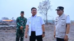 Turun ke Titik Api di Muba, Herman Deru: Helikopter Saja Tidak Cukup, Satgas Darat Penentu