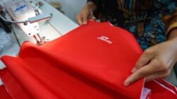 Seragam Bekas Kurir Disulap Jadi Produk Baru, J&T Express Olah 146 Kg Limbah Tekstil