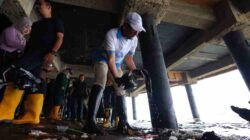 Darurat Sampah 1.260 Ton Sehari, Ratu Dewa Pimpin Perang Lawan Sampah di Bawah Ampera