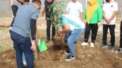 Kepala Rutan Palembang Aris Supriyadi Turun Langsung Hijau-kan Lapas Pagar Alam