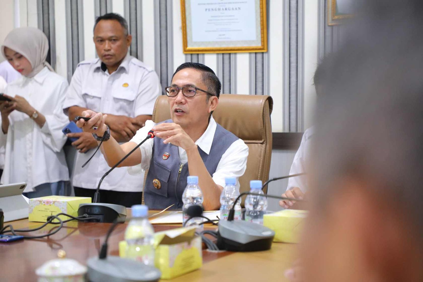 Wali Kota Palembang Drs. Ratu Dewa, M.Si., berang saat memimpin rapat koordinasi antisipasi