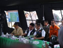 Didampingi Wali Kota Ratu Dewa, Menko Polkam Tinjau Posko Karhutla di Kertapati, ISPU Palembang Tembus 302