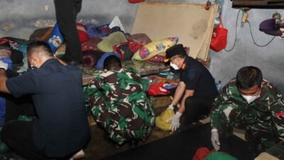 Rutan Kelas I Palembang menggelar razia gabungan bersama TNI, Polri, Badan Narkotika Nasional Provinsi (BNNP) Sumsel dan Satuan PATNAL Kanwil Ditjenpas Sumsel, Jumat (18/9) malam.