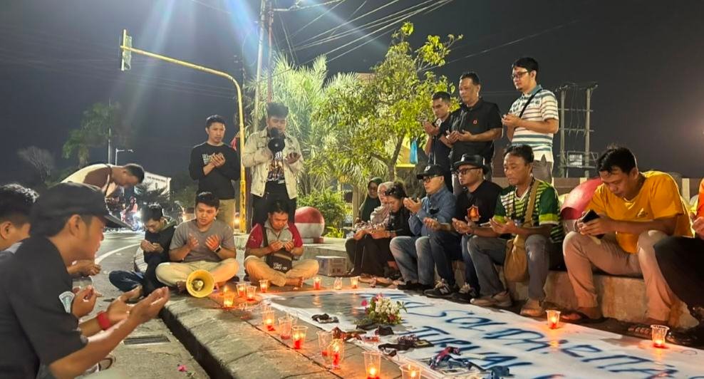 Jurnalis Bengkulu Doakan 5 Rekan dan 3 ABK Kapal yang Hilang, Minta Pencarian Dilanjutkan