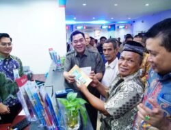 Senyum 3.790 Keluarga Muba Pecah, Dapat Modal Usaha Rp5 Juta dari Bupati