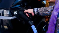 PLN Perkuat Ekosistem EV, SPKLU Center 120 kW Hadir di Demang Palembang