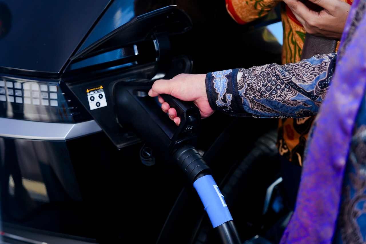 PLN Perkuat Ekosistem EV, SPKLU Center 120 kW Hadir di Demang Palembang