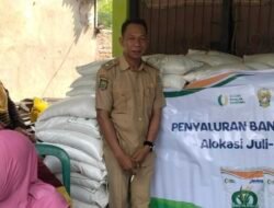 Pemdes Sendawar Saluran Bantuan Pangan Beras Bolog Kepada Masyarakat Kurang Mampu