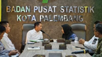 Wali Kota Palembang Drs. Ratu Dewa, M.Si. saat rilis resmi IHK dan Berita Resmi Statistik Pariwisata bersama BPS Kota Palembang.