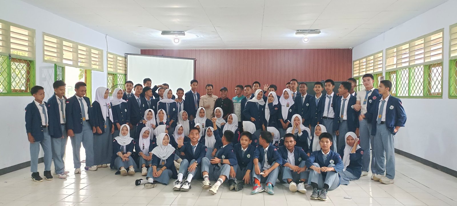 siswa SMA Negeri 4 Seluma antusias mengikuti pelatihan jurnalistik yang digelar media siber Halopos.id.