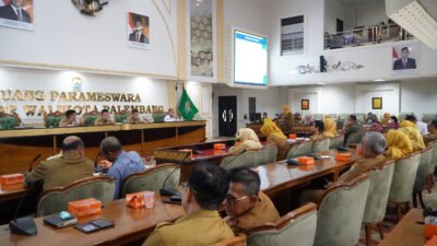 Rapat Koordinasi sertifikasi halal dan higiene sanitasi di Ruang Parameswara, Senin (12/10/2026).