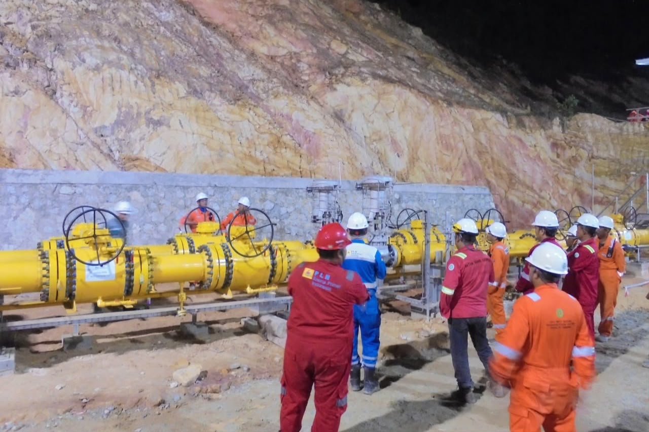 PT PLN (Persero) melalui subholding PLN Energi Primer Indonesia (PLN EPI) berhasil mengalirkan gas bumi dari Natuna melalui pipa _West Natuna Transportation System_ (WNTS)–Pemping untuk mendukung kebutuhan pembangkit listrik PLN Batam pada Selasa (27/10) dini hari.