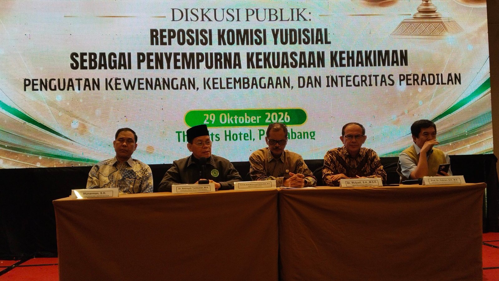 Ketua YLBH periode 2002-2006, Munarman. SH Sekjen MUI, Dr., Amirsyah Tambunan, M.A, Anggota Komisi Yudisial, Prof Dr Andi Muhammad Asrun, SH. MH, Sekjen Komisi Yudisial, Dr Mulyadi, SH., M. S. E, Guru besar Unsri, Prof. Dr. Febian SH.MH