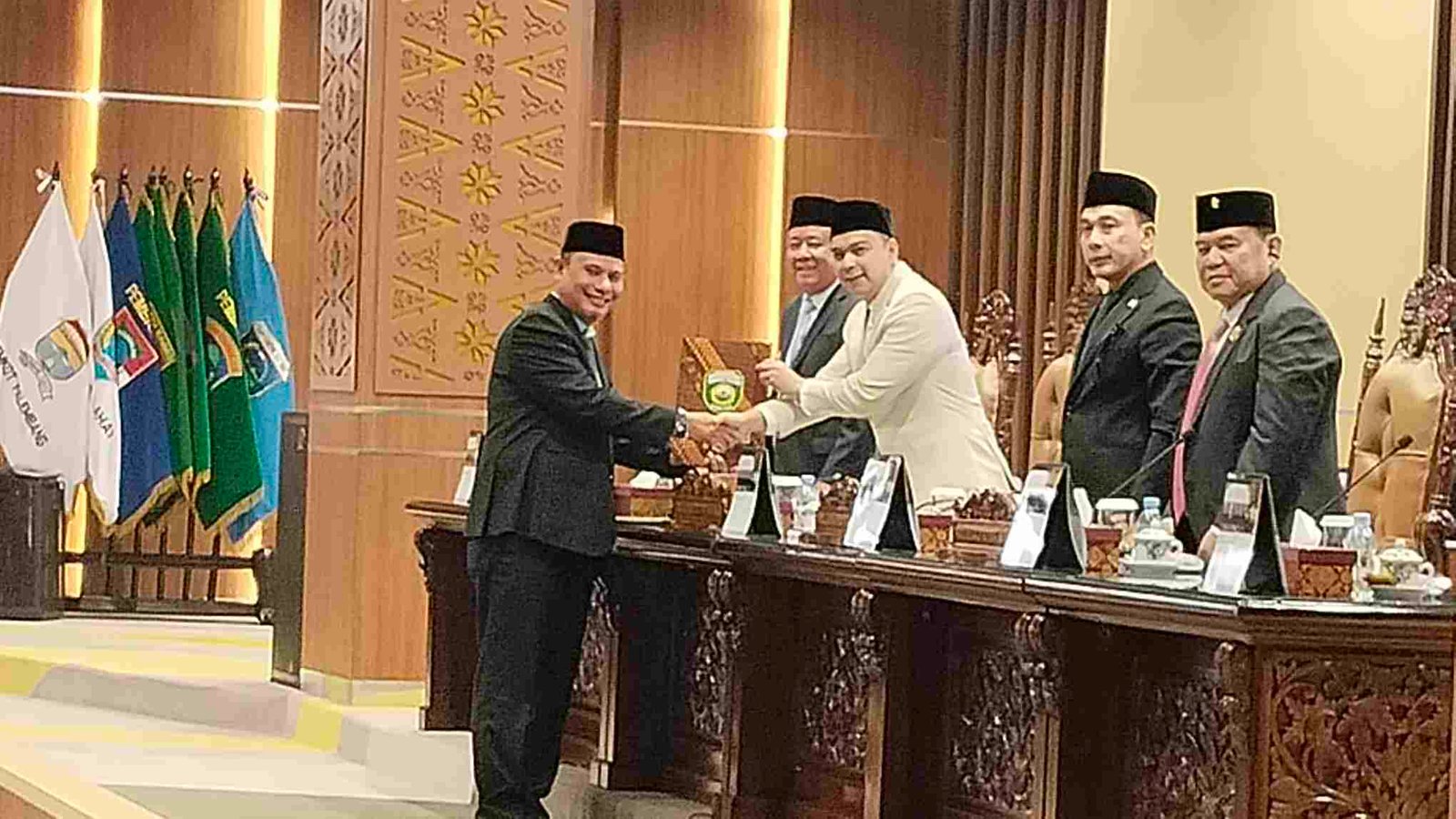 juru bicara Fraksi Partai Gerindra, Aswan Mufti dalam Rapat Paripurna DPRD Sumsel dengan agenda Penyampaian Pandangan Umum Fraksi terhadap Raperda APBD Sumsel TA 2027.