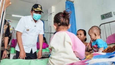 Cek Korban Asap di RSUD Sekayu, Bupati Muba: Kesehatan Anak Prioritas