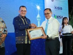 Bawa Sumsel Juara Transformasi Digital, Sekda Edward Candra Sabet Penghargaan Sekda Terbaik Nasional di ADLG Awards 2026