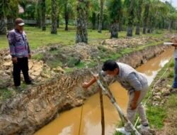 Manfaatkan Dana Desa, Pemdes Pasar Talo Bangun Infrastruktur Siring Pembuangan Air