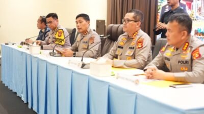 konferensi pers pembaruan penanganan karhutla tahun 2026 di Gedung Presisi Lantai 7 Mapolda Sumsel, Palembang, Jumat (23/10/2026).