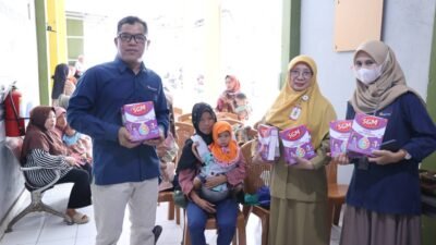 PTBA Salurkan 1.250 Box Susu untuk Dukung Penanganan Stunting di Lawang Kidul